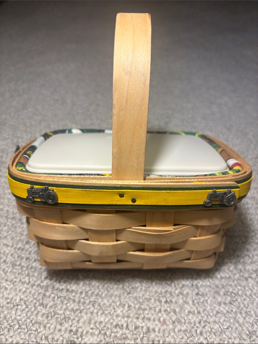 Longaberger 2006 John Deere Tea Basket with Fabric Liner, Divided Pretector, Lid